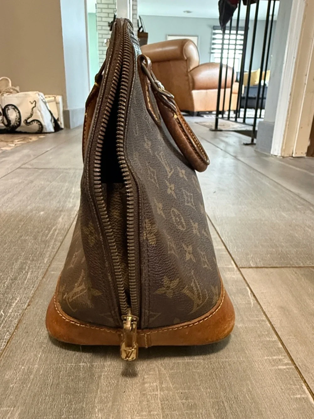 Louis Vuitton Brown Monogram Toiletry Bag - Picture 2 of 7